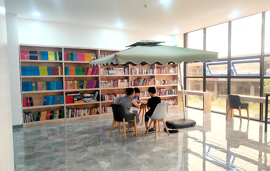 토크어학원 도서관