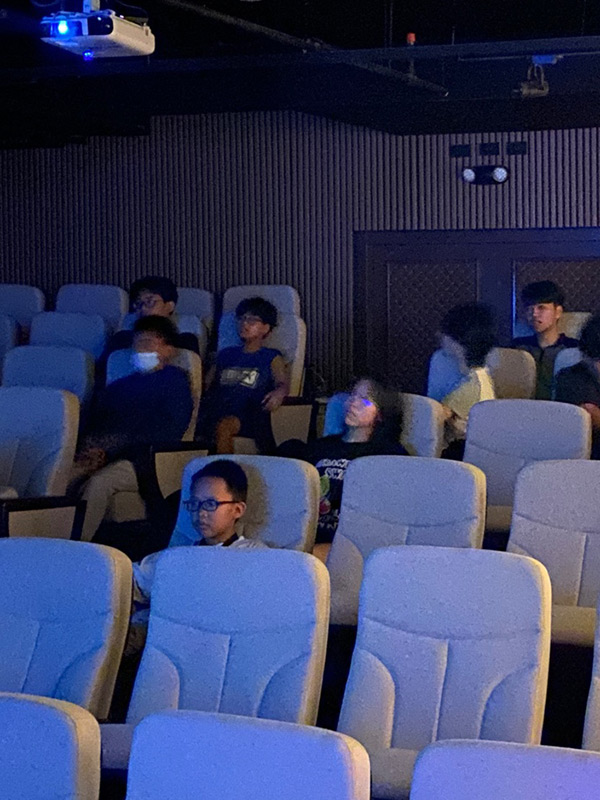 CIA캠프 영화관2